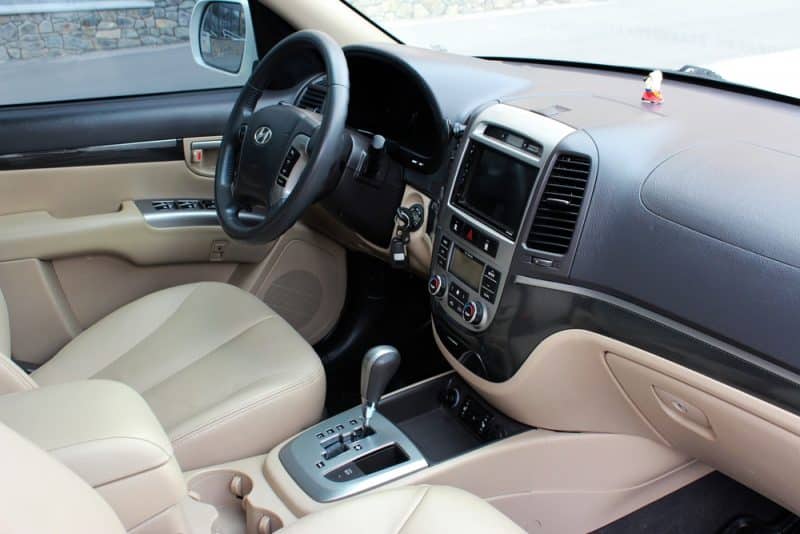 Hyundai Santa Fe Come With Leather Seats