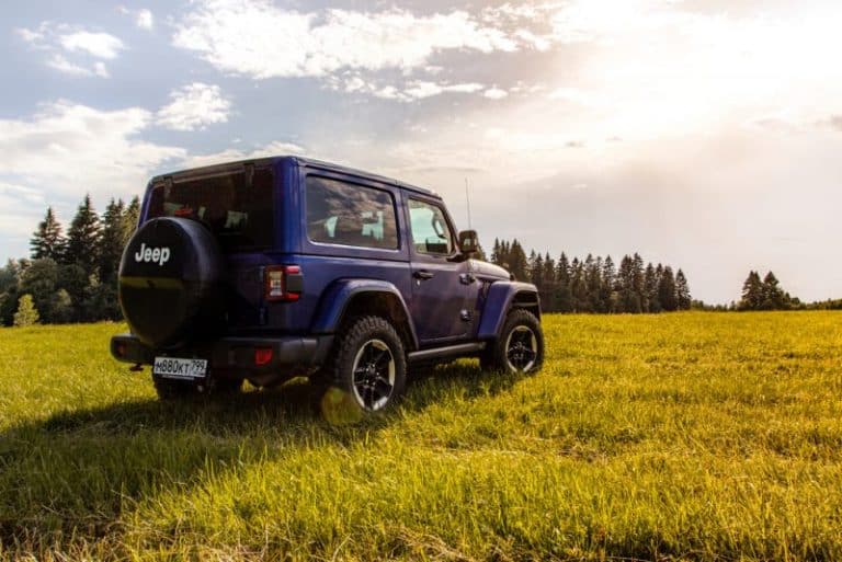 Does Jeep Wrangler Come With A Jack? (Must Know This)